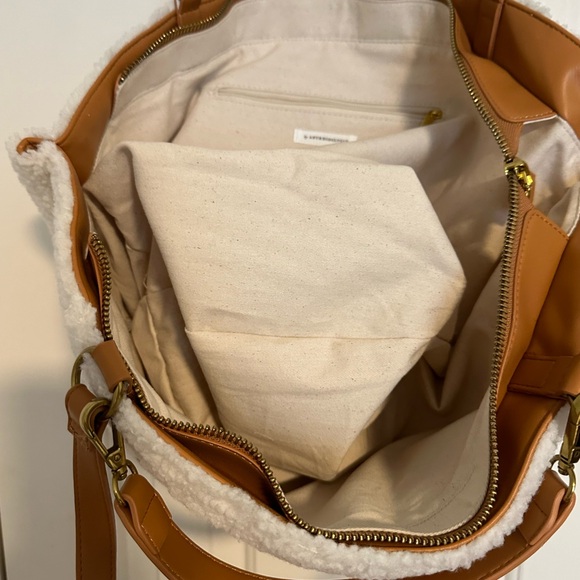 Anthropologie Highlands Faux Sherpa Tote New w/out Tags - Picture 6 of 7